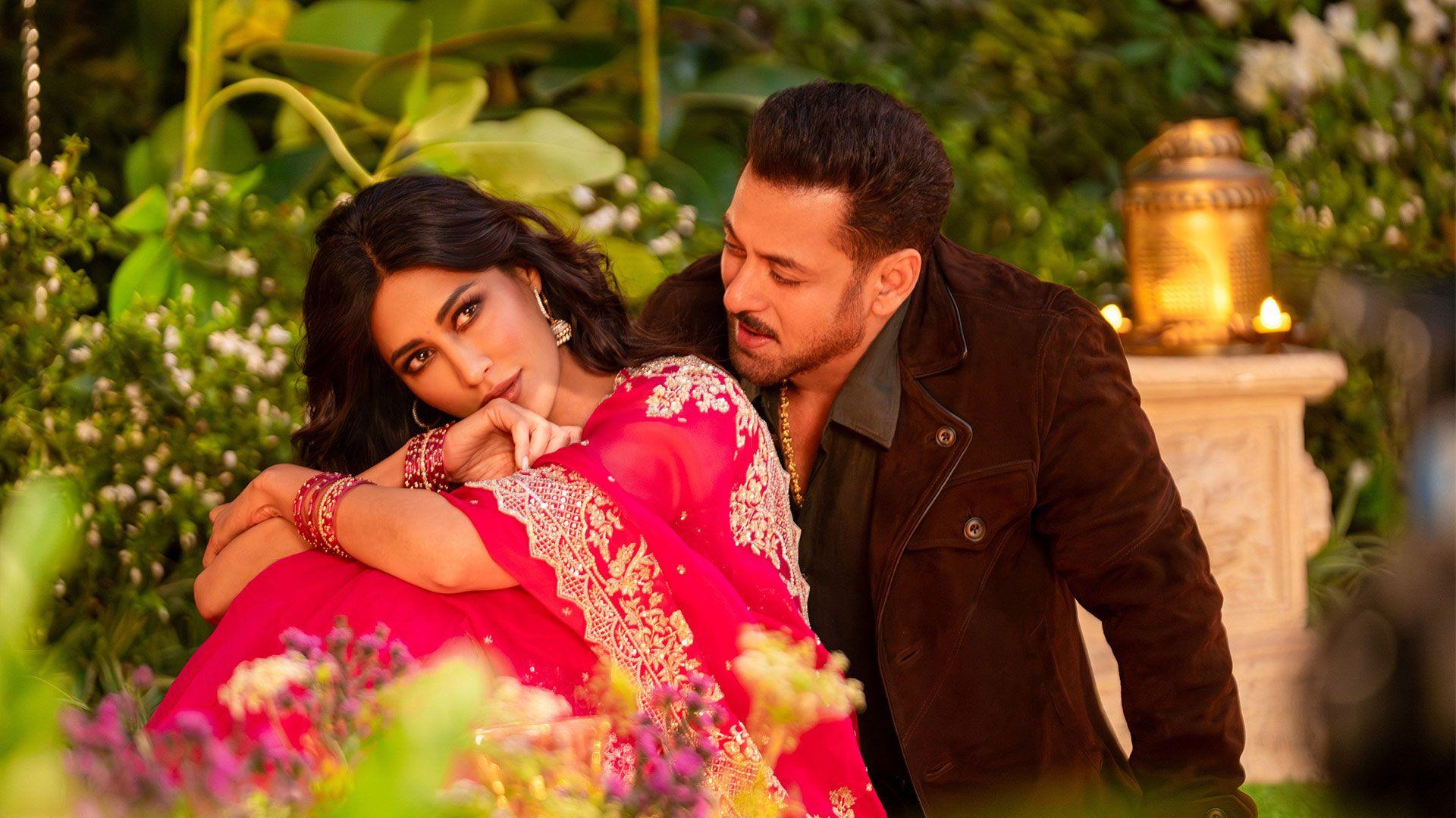 ‘Chand Dekh Lena’ Song Out Now: Salman Khan & Chitrangada Singh Bring a Soulful Tale of Love and Longing in 'Maatrubhumi: May War Rest in Peace'